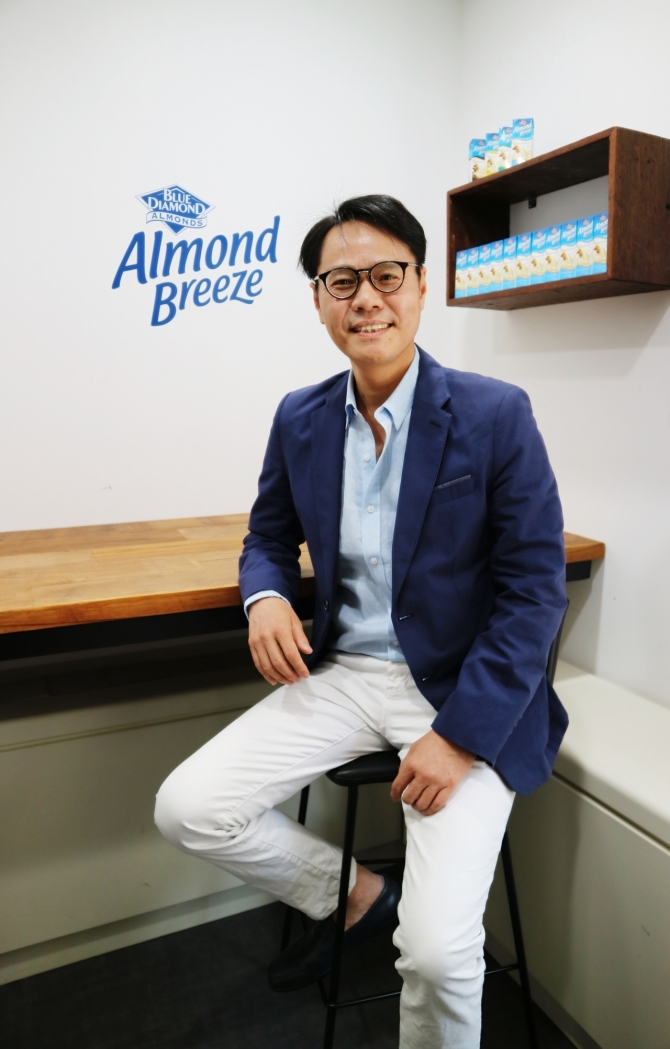 [리얼푸드]“트렌드 민감한 한국, 아몬드밀크 시장의 핵심국가” 류현욱 